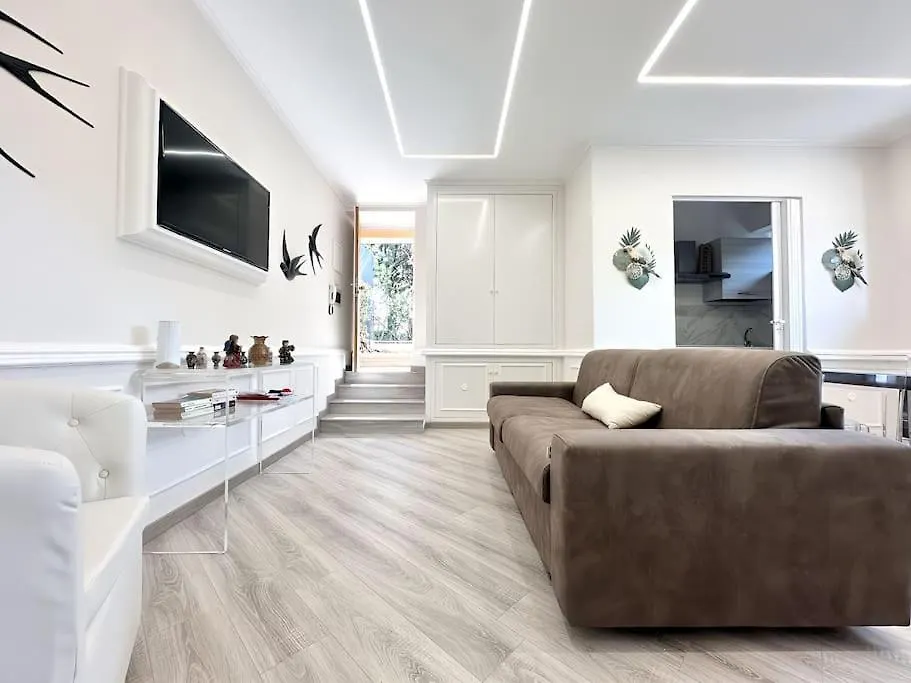 Jacuzzi Modern Front Sea Private Parking Appartement Marina di Pietrasanta